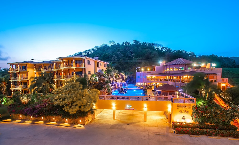 Clarion Suites Roatan at Pineapple Villas in Roatan Best Rates