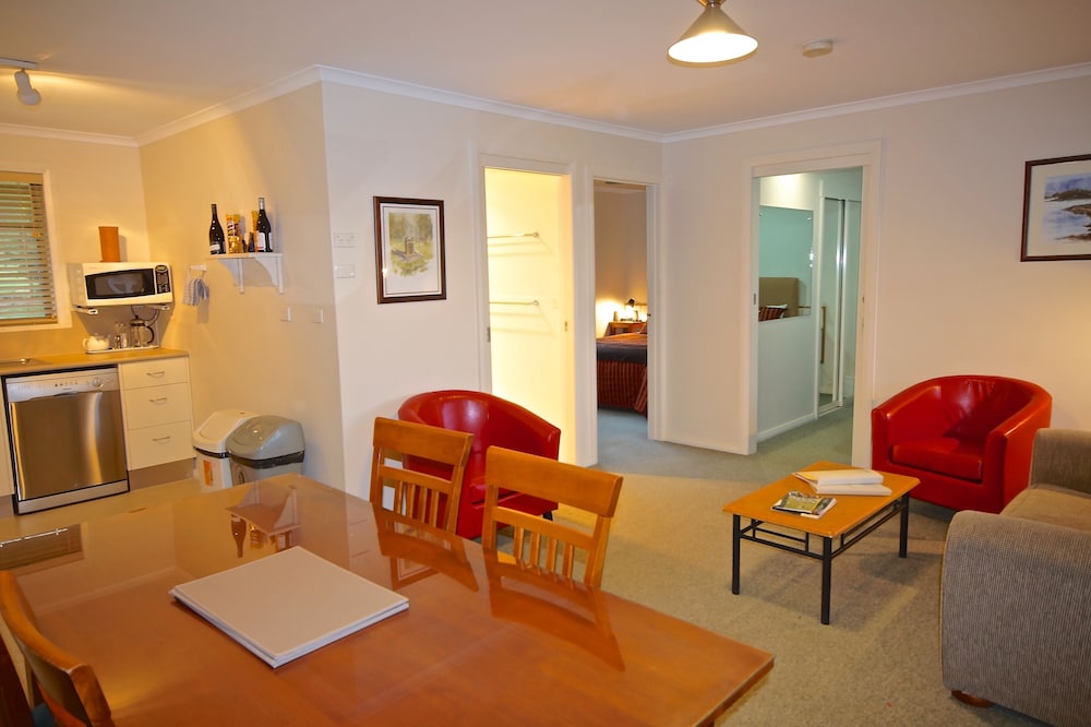 Living area, Port Arthur Villas