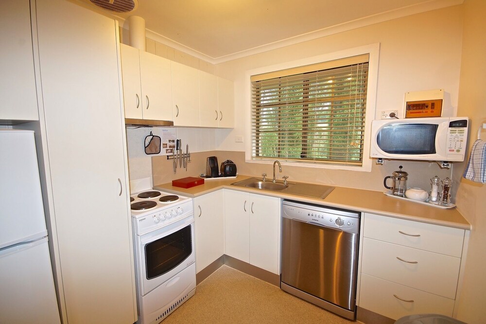 Private kitchen, Port Arthur Villas