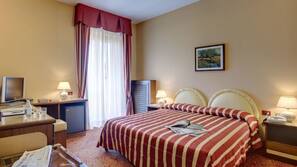 Minibar, in-room safe, desk, free WiFi