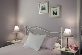 Westbury Gingerbread Cottages Deals Reviews Westbury Aus Wotif