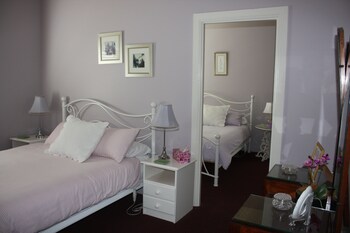 Westbury Gingerbread Cottages Deals Reviews Westbury Aus Wotif