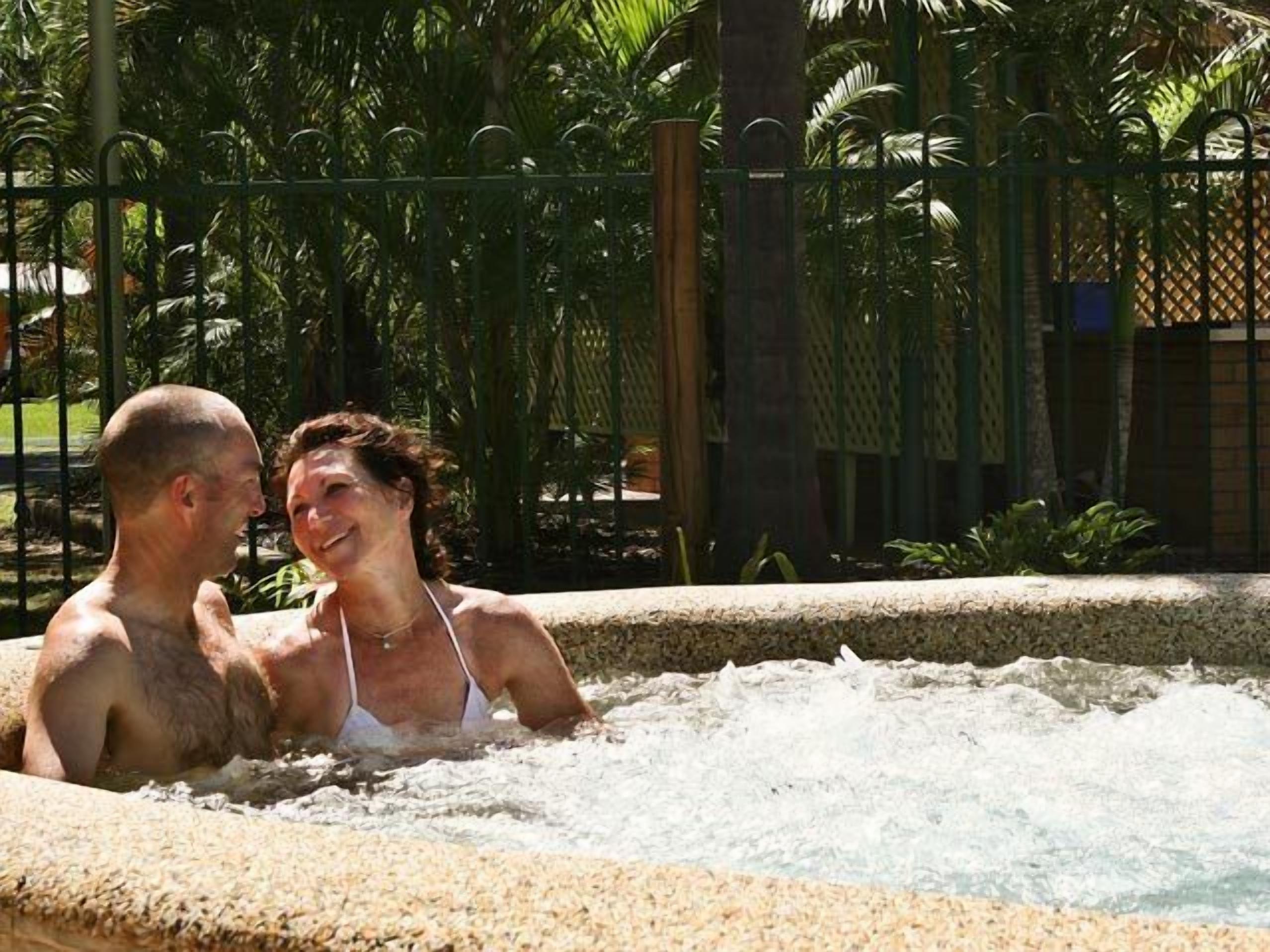 Gateway Lifestyle Lorikeet