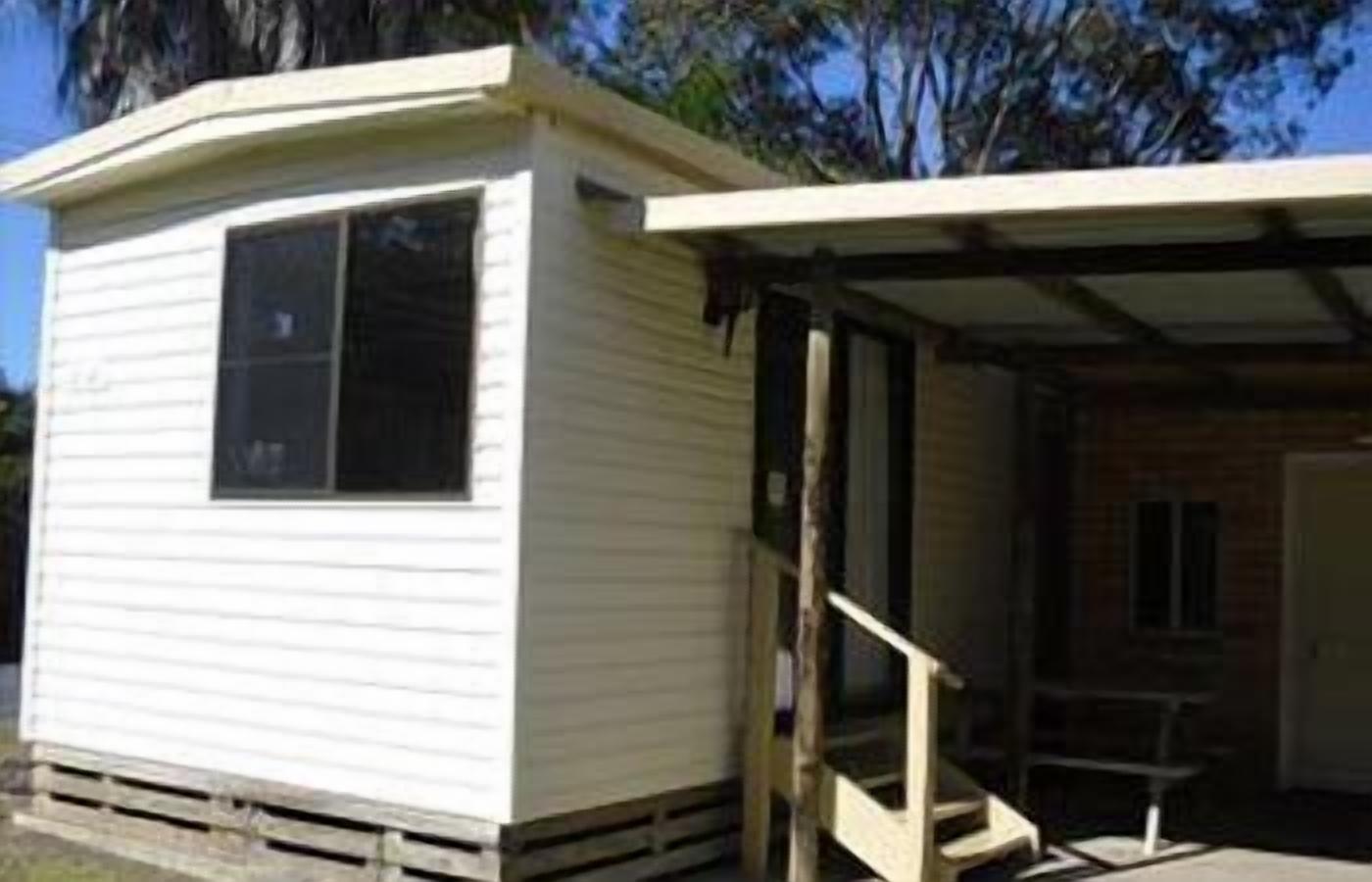 Gateway Lifestyle Lorikeet