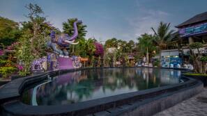 2 kolam renang outdoor