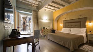 Minibar, una cassaforte in camera, una scrivania, tende oscuranti