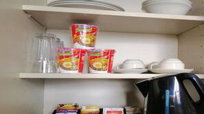 Fridge, coffee/tea maker
