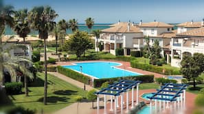 2 piscinas al aire libre