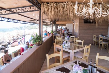 Selena Beach Hotel Reviews Photos Rates Ebookerscom - 