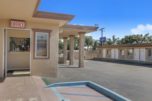 Mage Envy Spa Hotels Find Hotel Deals Reviews Vagabond Inn La Habra