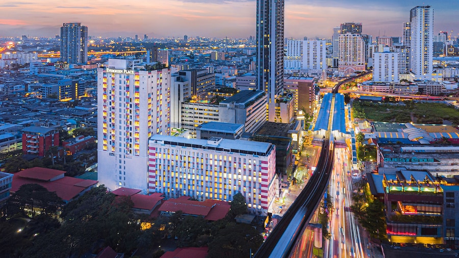 Evergreen Place Siam by UHG