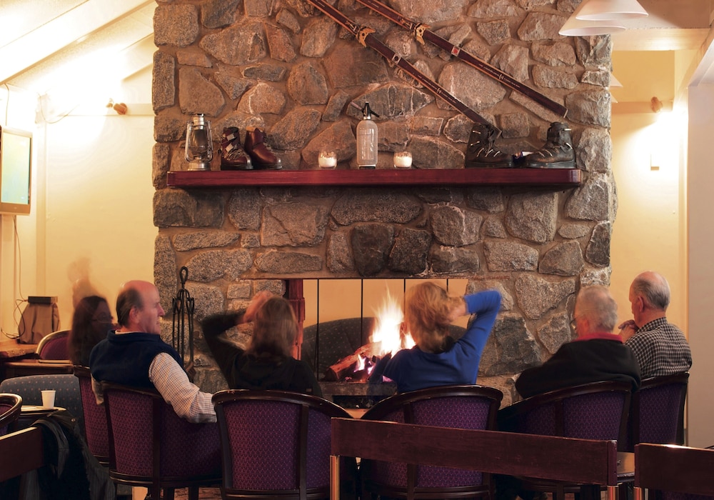 Fireplace, Snowy Gums Chalet