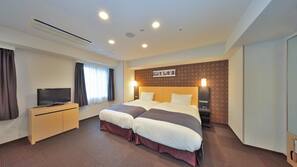 Premium bedding, down duvet, pillow top beds, in-room safe