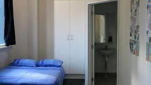 Premium bedding, iron/ironing board, free WiFi, wheelchair access