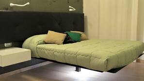 Hypo-allergenic bedding, free WiFi