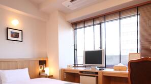 Premium bedding, down comforters, in-room safe, desk