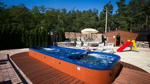 Seasonal outdoor pool, pool umbrellas, sun loungers