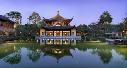 Four Seasons Hotel Hangzhou at West Lake