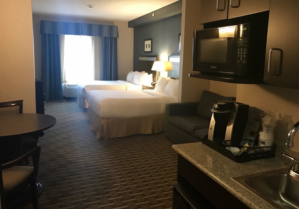 Holiday Inn Express & Suites Morton - Peoria Area, an IHG Hotel