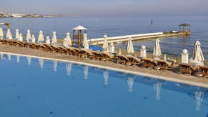 Indoor pool, pool loungers