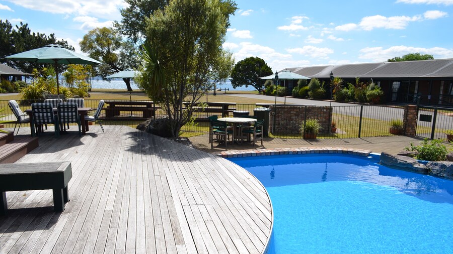 Cedarwood Lakeside