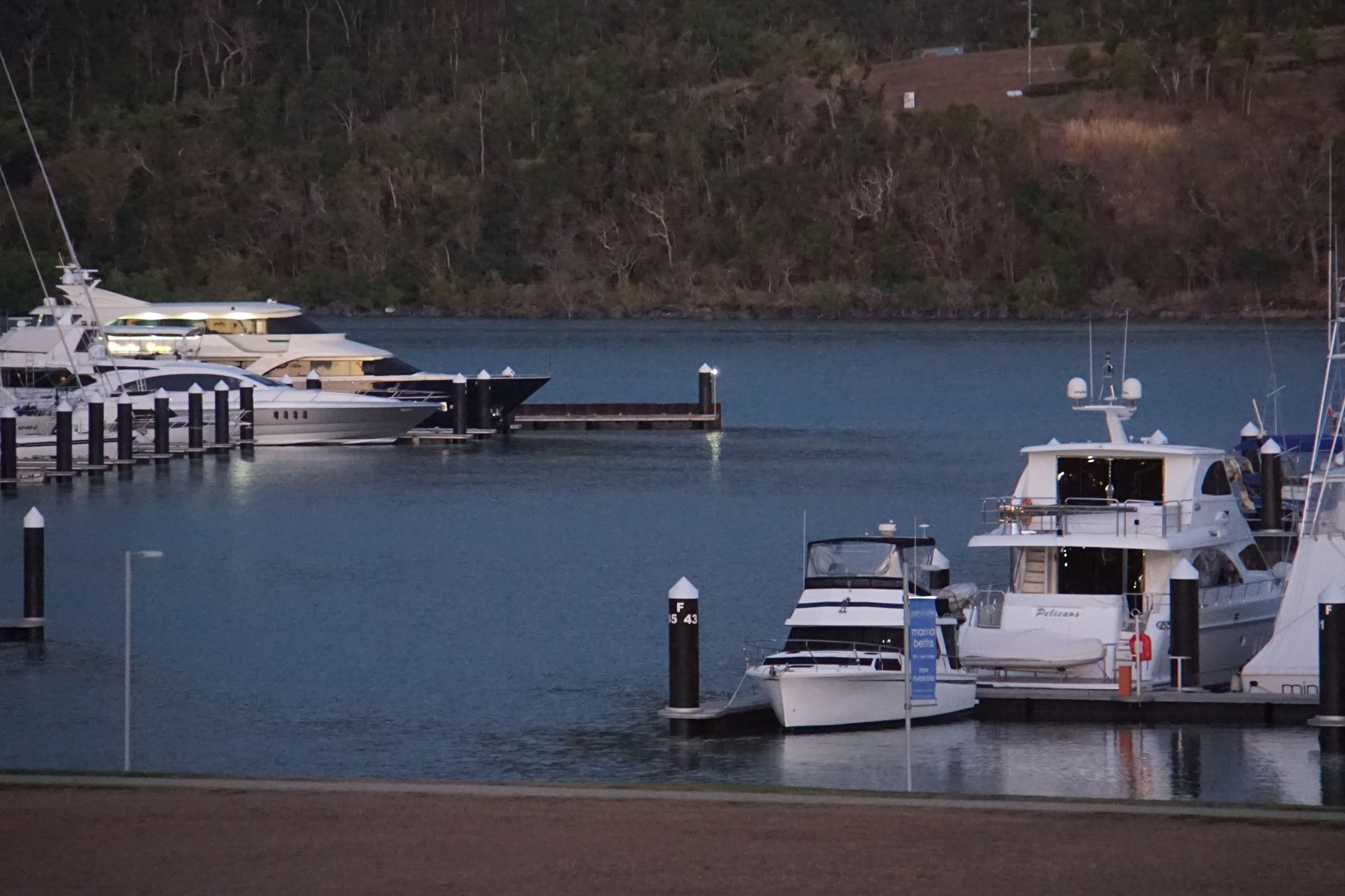 Airlie Seaview Apartments