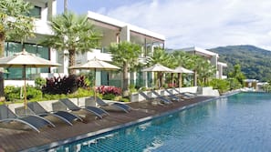 8 hồ bơi ngoài trời, dù/ô trên bãi biển/hồ bơi