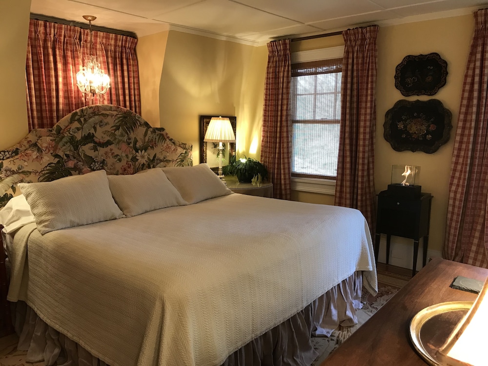 Hilltop House Bed & Breakfast Deals & Reviews (Amenia, USA) Wotif