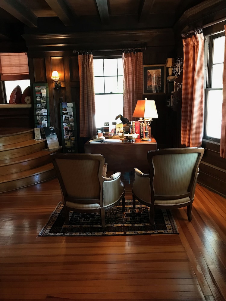 Hilltop House Bed & Breakfast Deals & Reviews (Amenia, USA) Wotif