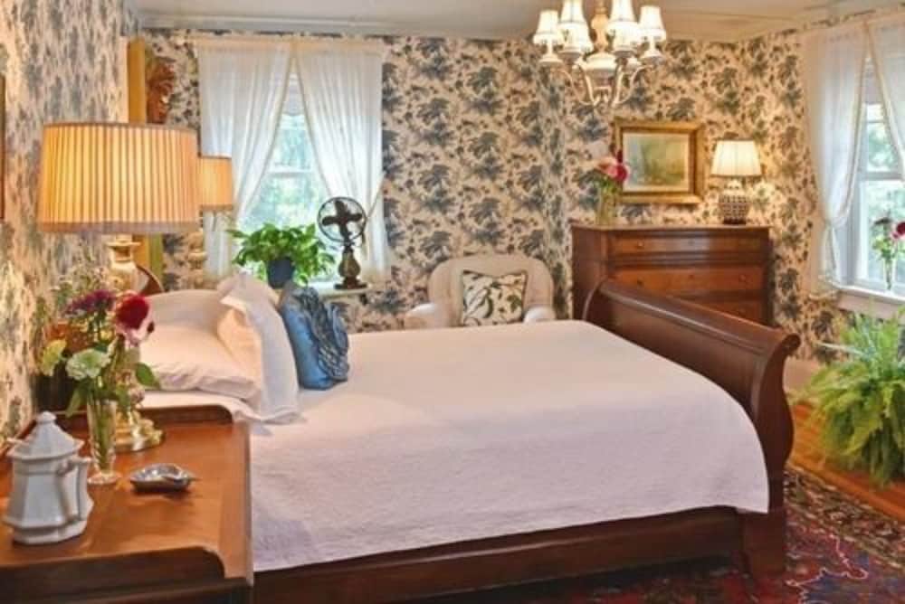 Hilltop House Bed & Breakfast Deals & Reviews (Amenia, USA) Wotif