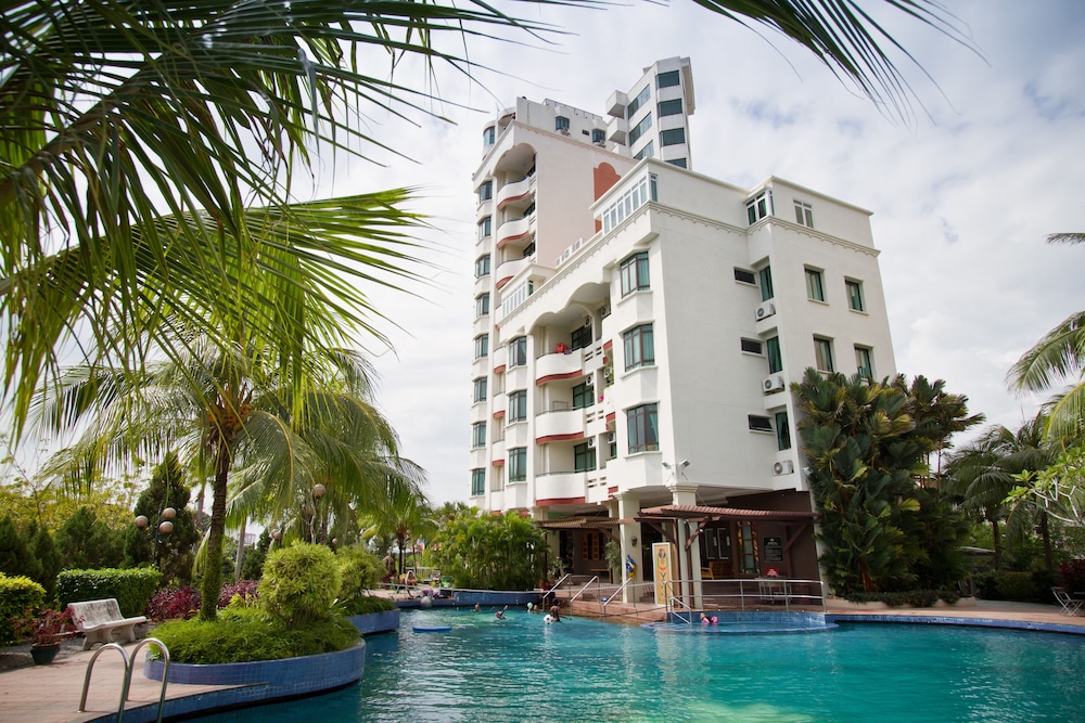 Century Bay Private Residences 1 628 1 5 2 8 3 Penang Hotel Deals Reviews Kayak