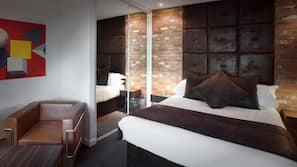 In-room safe, desk, iron/ironing board, free WiFi