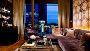 Egyptian cotton sheets, premium bedding, minibar, in-room safe