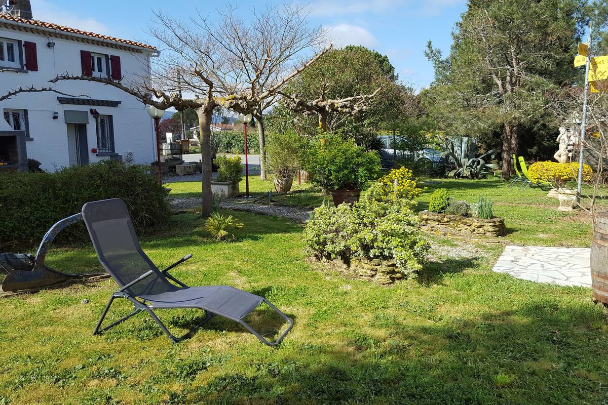 Hotel Restaurant O Fil De L O Marseillette Frankrike Expedia Se