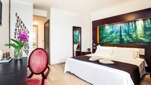 Hochwertige Bettwaren, Minibar, Zimmersafe, Schreibtisch