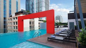 Outdoor pool, pool loungers