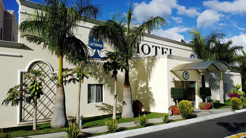 Front of property, Hotel Las Palomas Tepic Express