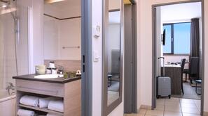 Literie de qualité supérieure, coffre-forts dans les chambres