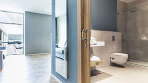 Minibar, blackout curtains, free WiFi, linens