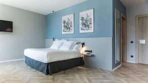 Minibar, blackout curtains, free WiFi, linens