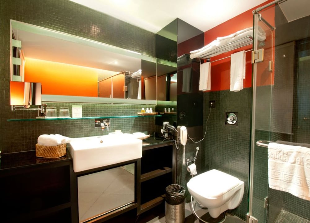 Bathroom, Salida Del Sol