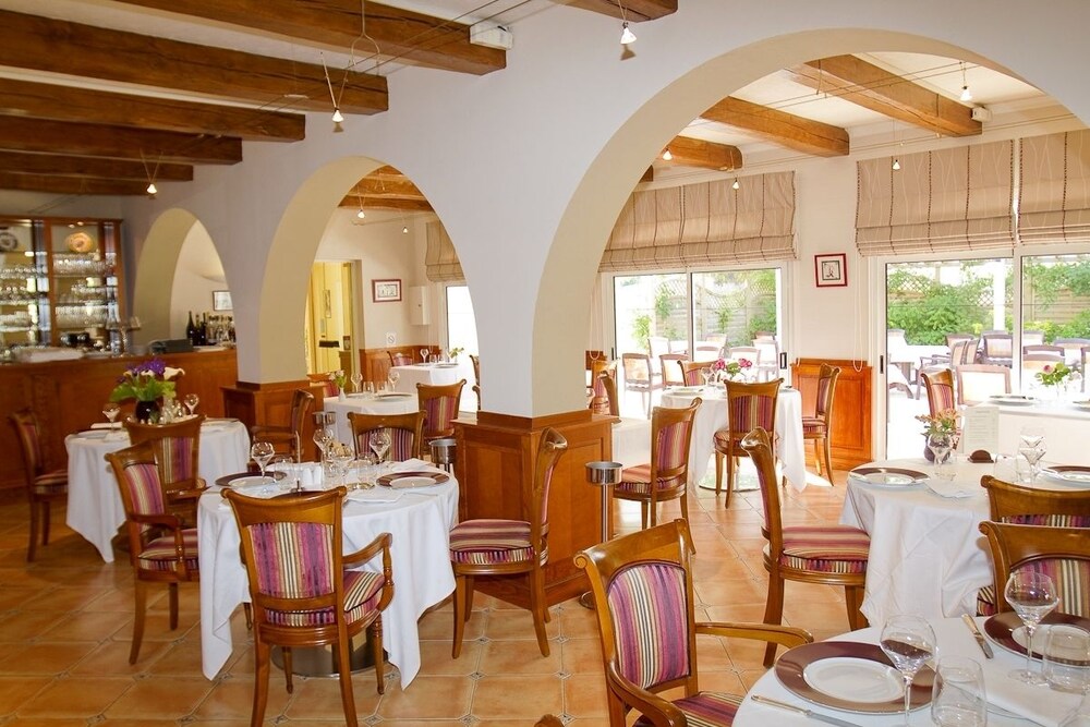 Hotel Restaurant Bienvenue Doue La Fontaine Hotel Restaurant Bienvenue Doue La Fontaine