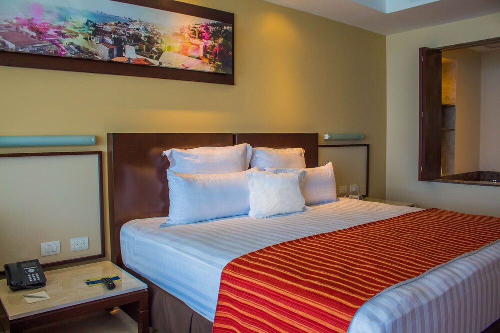 Sunset Plaza Beach Resort & Spa Pto Vallarta All Inclusive in Puerto ...