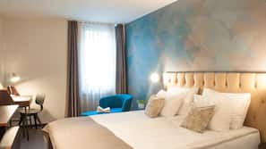 Surmatelas, coffre-forts dans les chambres, bureau, rideaux occultants
