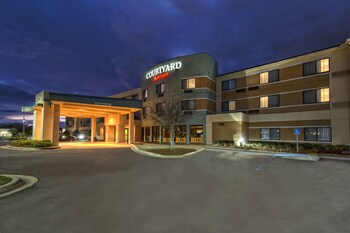 Courtyard by Marriott Alexandria