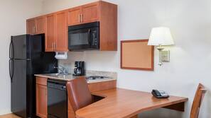 In-room safe, desk, iron/ironing board, free WiFi