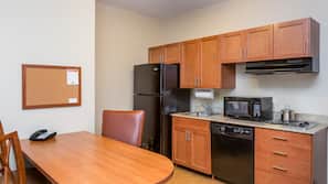 In-room safe, desk, iron/ironing board, free WiFi