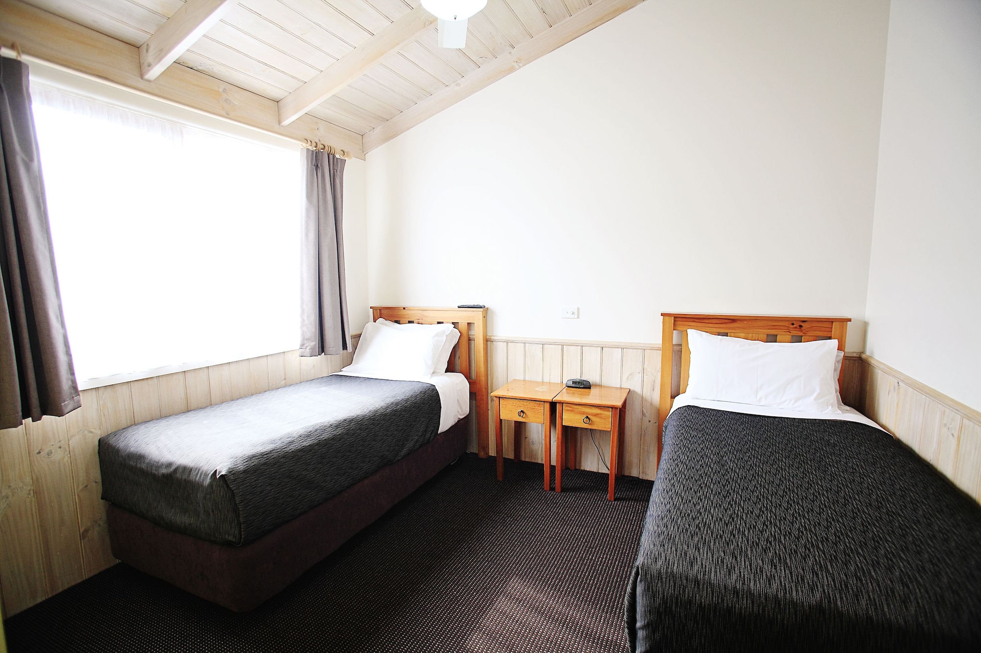 Discovery hotels. Discovery hotels. Отель дискавери новосибирск. Гостиница дискавери новосибирск фото. Discovery hotels.