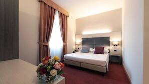 Hypo-allergenic bedding, minibar, in-room safe, desk