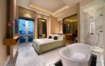 Hotel Fort Canning Sg Clean Singapore 179 Room Prices Reviews Travelocity